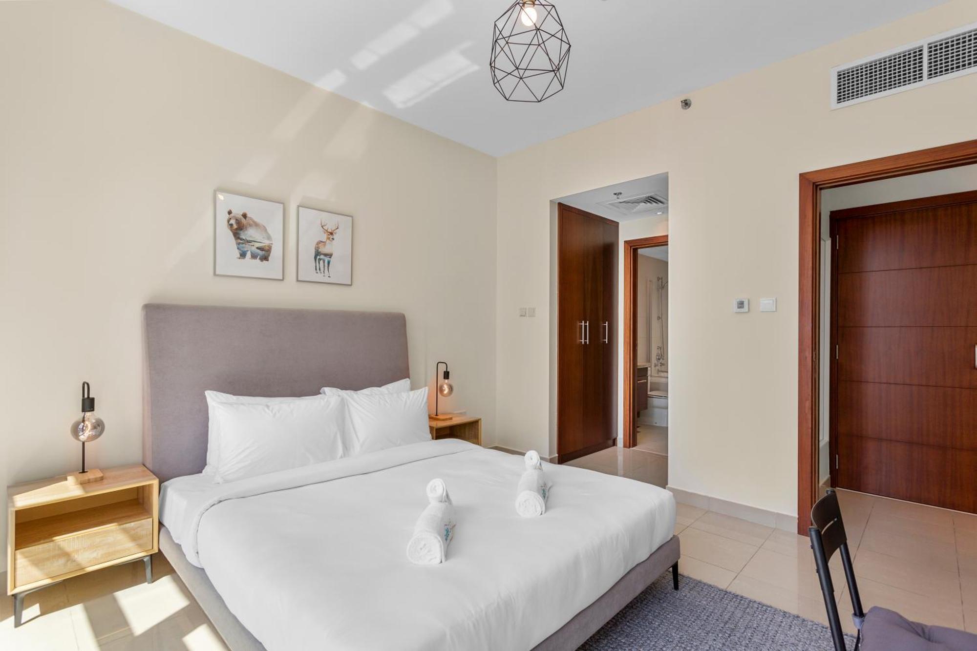 Apartment Upscale 1 Bedroom In The Heart Of Downtown Dubai